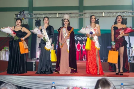De la zona rural, Natasha Kaminski fue coronada como la nueva soberana de la Capital de la Araucaria imagen-4