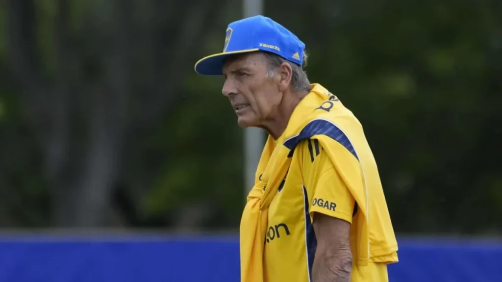 Russo, sobre el debut de Boca ante Benfica: "Tampoco podemos meternos atrás" - TyC Sports imagen-43