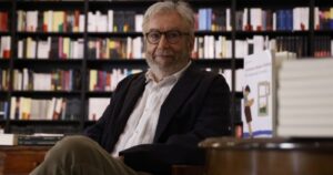 Antonio Muñoz Molina revisita el 'Quijote': "Ahora el poder de la mentira es gigantesco" imagen-2