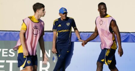 Russo recibió una buena noticia en la práctica de Boca y dejó indicios del 11 imagen-13