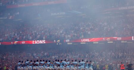 Video: la emoción de Los Pumas en el himno argentino vs. Lions en Irlanda imagen-12