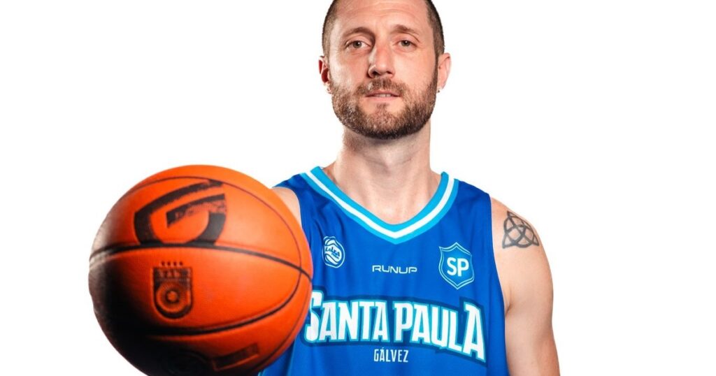 Juan Manuel Rivero: el regreso del hijo pródigo a Santa Paula imagen-37