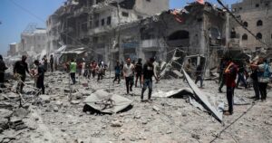 Ataques de Israel: al menos 31 palestinos mueren cuando se dirigían a un centro de ayuda en Gaza imagen-3