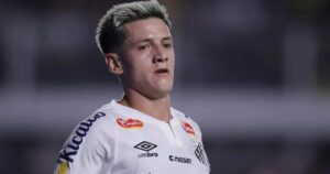 Leonardo Godoy, el primer refuerzo de Julio Vaccari en Independiente: llega desde Brasil, fue compañero de Neymar y el Rojo lo pagará en cuatro cómodas cuotas imagen-3