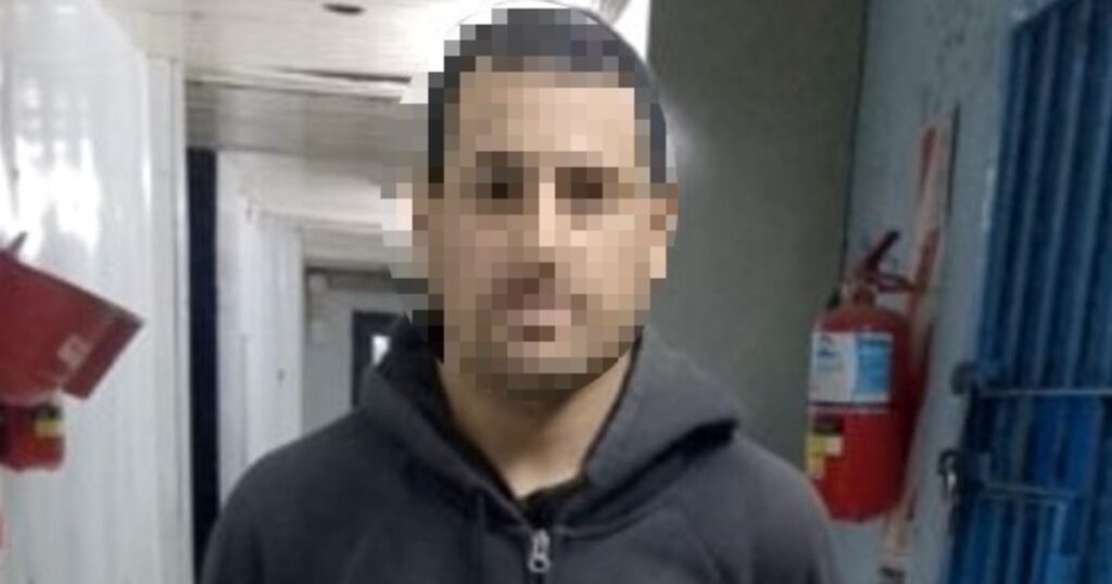 Decapitó a su mamá con un hacha y fue hasta una clínica a pedir ayuda imagen-4