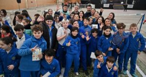 Más de 800 chicos de escuelas porteñas celebraron el Día Olímpico con deportistas consagrados en Villa Soldati imagen-4