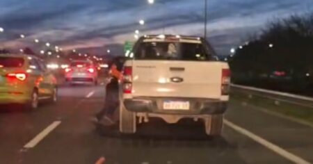 Córdoba: un policía fue arrastrado por un conductor que evitó un control de alcoholemia y se salvó de milagro imagen-11