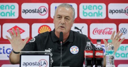 Alfaro: "la puerta" que quiere alcanzar Paraguay, ¿multa para un periodista? y el final abrupto de la conferencia imagen-14