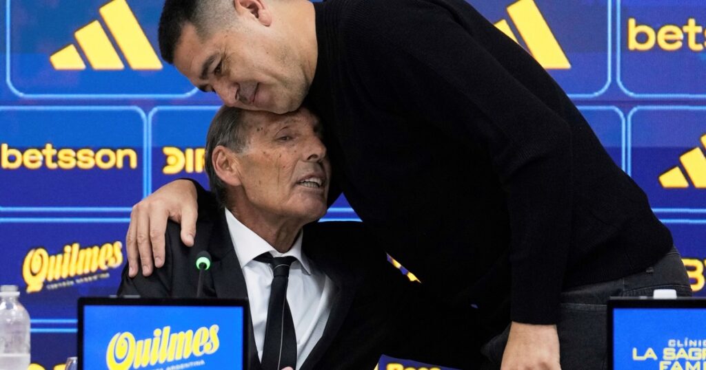 Riquelme a Russo: "Tengo mucha felicidad porque presentamos al último DT que nos regaló la Copa" imagen-38