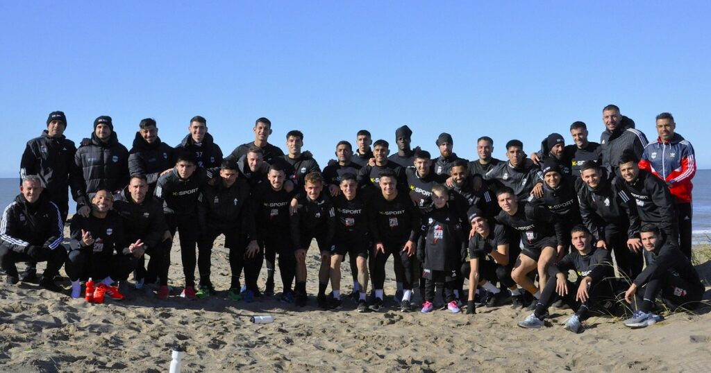 Vuelve la disciplina de Riestra: entrenamiento a las tres de la mañana imagen-39