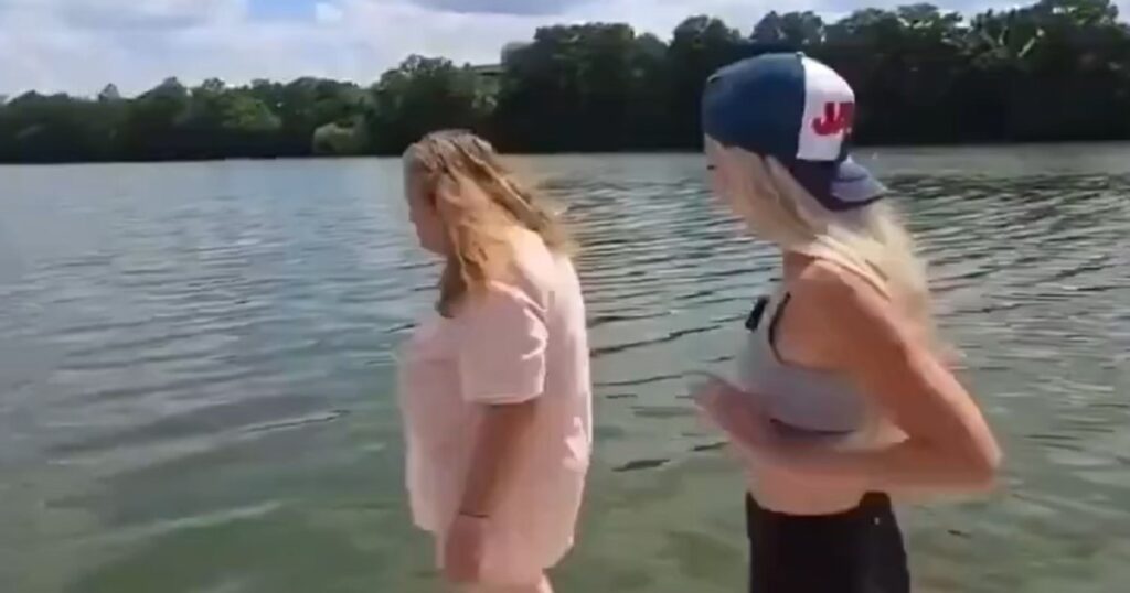 Una tiktoker fue expulsada de la plataforma tras engañar a una mujer sin hogar para que saltara a un lago imagen-5