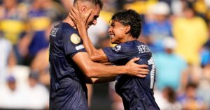 Escándalo en Auckland por el reparto del premio tras empatar con Boca imagen-3