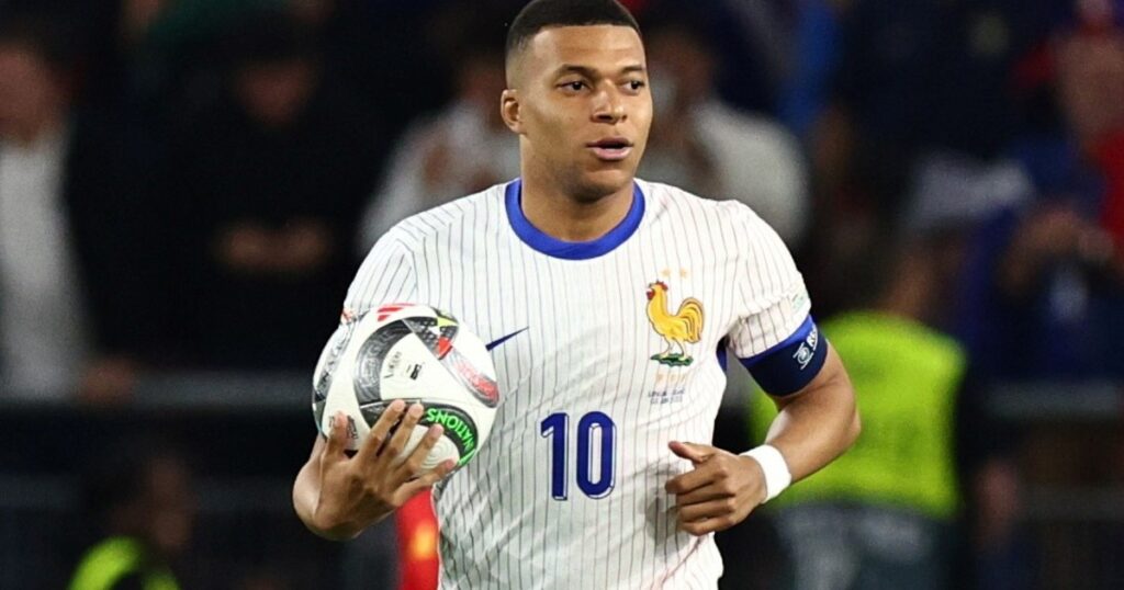 ¿Qué dijo Mbappé del título de PSG en Champions y quién tiene que ganar el Balón de Oro? imagen-41