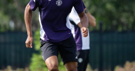 Inédito: El Manchester United prueba camperas refrigerantes por las altas temperaturas imagen-34