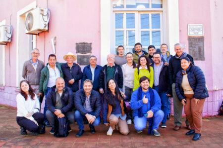 Para articular acciones, Ministro del Agro reunió a su gabinete con Intendentes del Departamento San Javier imagen-4