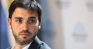 El gobernador de Chubut va a la Justicia de Nueva York para pedir que levanten el embargo sobre las acciones de YPF imagen-3