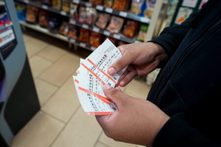 Es fiel a un método para comprar sus tickets de la lotería y ganó a lo grande en Maryland: “No lo podía creer” imagen-11