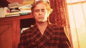 Es considerada una de las mejores películas de Marlon Brando, pero no quiero verla: alberga una escena infame que nunca debió existir imagen-4