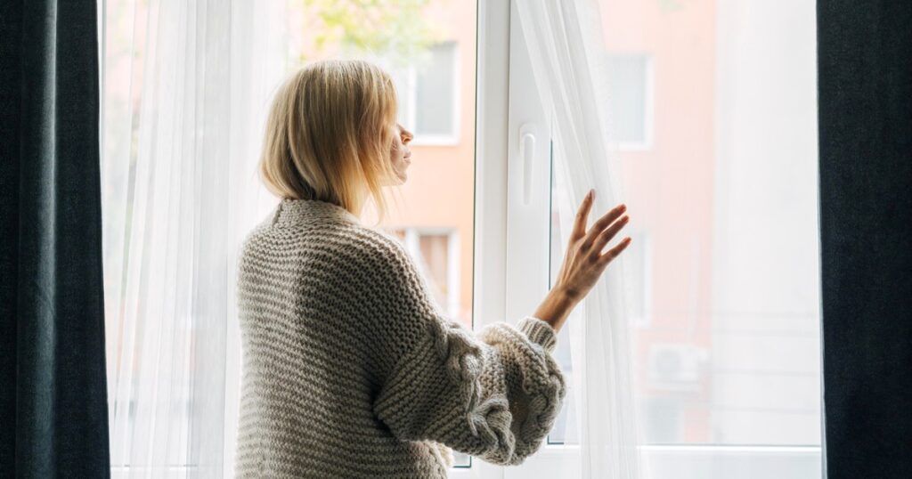 Por qué los expertos recomiendan cerrar puertas y ventanas: cuáles son los principales beneficios imagen-4