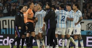 Lamolina, categórico sobre la jugada del estallido en Racing: "Fue penal claro por imprudencia" imagen-1
