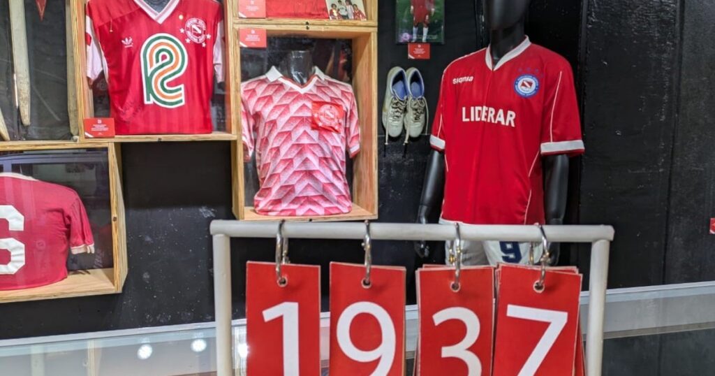El equipo argentino que lleva 1.937 partidos con un futbolista surgido de sus Inferiores en la formación inicial imagen-4