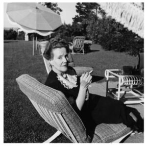 La fascinante vida de Cora Kavanagh, la mujer que inventó el edificio más icónico de Buenos Aires - Clone imagen-2