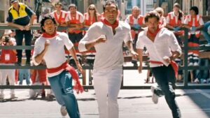 Una película de Bollywood se atrevió a correr en San Fermín y se convirtió en fenómeno que arrasó en taquilla y premios imagen-3