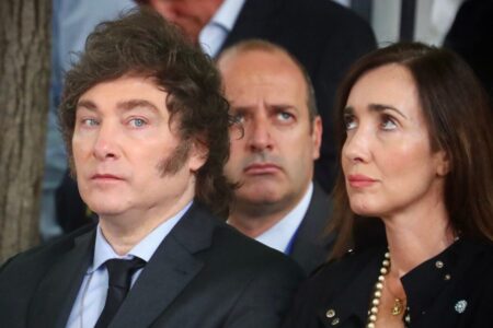 Milei difundió mensajes contra Villarruel tras el cruce por la sesión en el Senado imagen-8