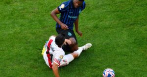La figura de Inter que casi se va a las piñas con un campeón del mundo y puede llegar al Barcelona imagen-1
