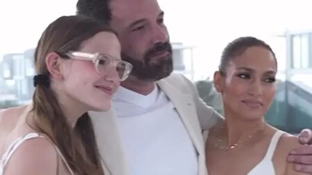 Violet Affleck, la hija de Ben Affleck que trabaja mientras estudia en Yale: "está tratando de conseguir unas prácticas de verano" imagen-112