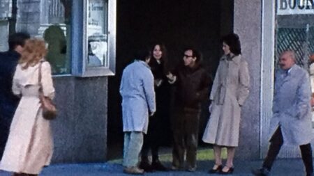 Hace 48 años debutó unos segundos junto a Woody Allen, pero ahora es una de las actrices más famosas del mundo. ¿La reconoces? imagen-22