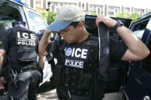 Indispensable para frenar al ICE: qué está permitido por ley cuando un agente busca detener a un migrante en EE.UU. imagen-3