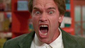 Siempre se nos olvida que existe, pero la única película de Arnold Schwarzenegger como director fue un auténtico fracaso imagen-4