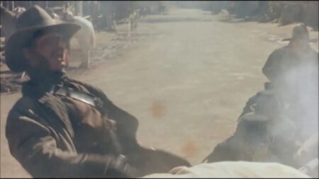 Tom Cruise sale cinco segundos en esta película, y probablemente no le habrías reconocido nunca imagen-103