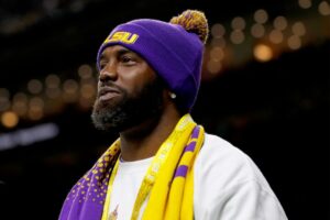 Fue estrella de la NFL, pero ahora vende pollo frito en un restaurante en Miami imagen-1