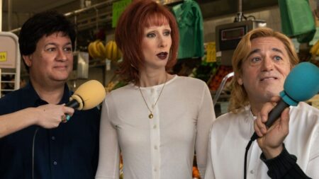 'Superestar' puede llegar a ser de culto, pero también corre peligro de ser el primer gran fracaso de Netflix a nivel internacional imagen-6