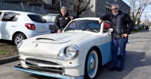 Un intendente y un ex montaron una sátira viral del PJ desde un auto: "Se está quedando sin nafta" imagen-3