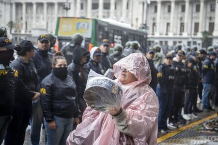 Bullrich y el clásico de cada miércoles: un fuerte operativo en la marcha de los jubilados imagen-9