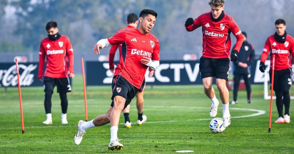 Maxi Salas tuvo su primer entrenamiento como jugador de River y tiene chances de debutar en el arranque del torneo imagen-4