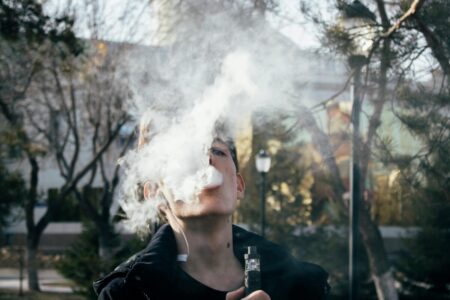 Desde problemas cardiovaculares hasta adicción: estos son los daños que podría provocar el vapeo imagen-15
