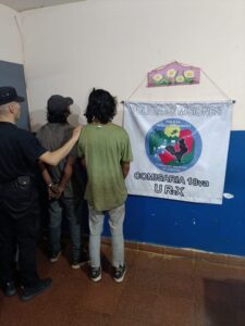Atraparon a dos hombres robando cables del alumbrado público en Posadas imagen-3