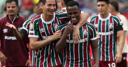 La prensa brasileña explica el milagro del Flu: se salvó del descenso, no juega Libertadores y está en semi imagen-22