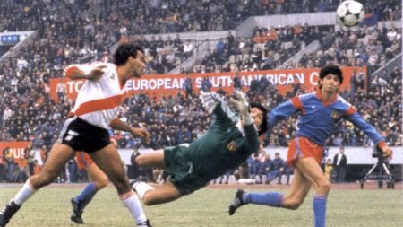 Aprobaron en Uruguay una pensión vitalicia para Antonio Alzamendi con críticas al fútbol: “Lo dejaron tirado, hipócritas” imagen-9