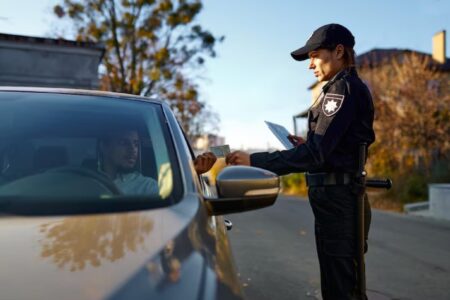 La táctica del ICE en Utah para “emboscar” a los migrantes indocumentados en las carreteras, según dos abogados imagen-8