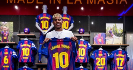 Tras su polémica fiesta de 18, Barcelona anunció que Lamine Yamal heredó la 10 de Messi con renovación millonaria y blindaje de 1000 millones imagen-11