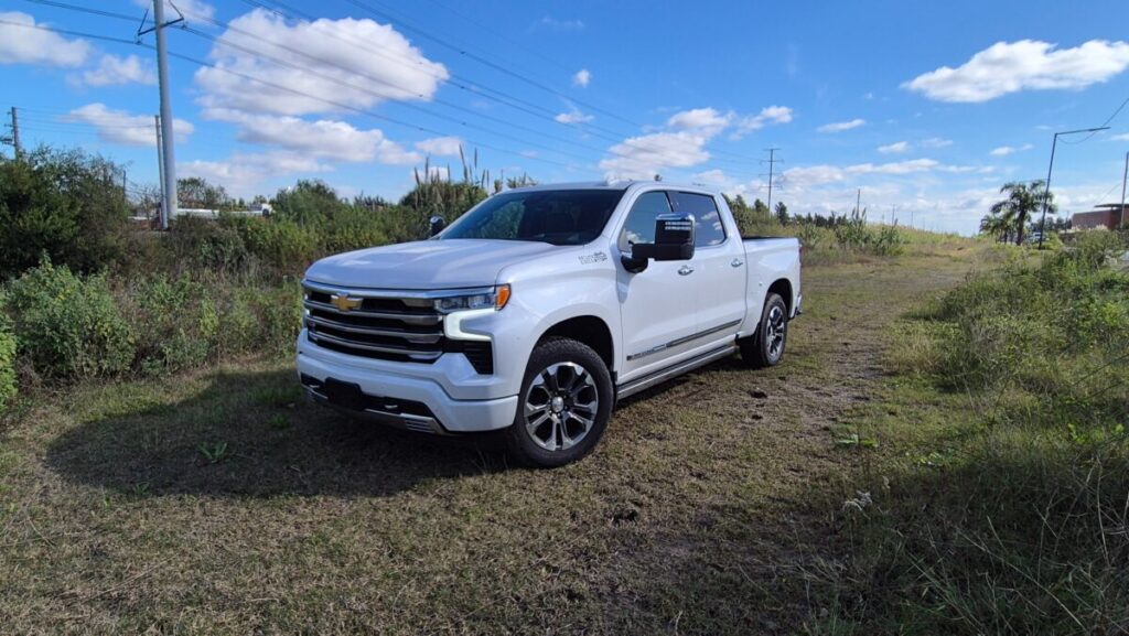 Así es la pickup más grande que se vende en la Argentina: cómo es y cuánto cuesta imagen-4