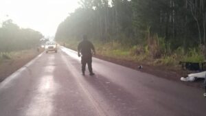Fatal accidente en Puerto Piray: una mujer murió tras ser atropellada por una camioneta imagen-1