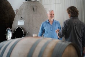 El reconocido cantante que se animó a crear una bodega y hoy elabora su propio vino imagen-1