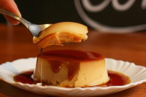 Olvidate del horno: prepará un flan cremoso en diez minutos con apenas tres ingredientes imagen-1