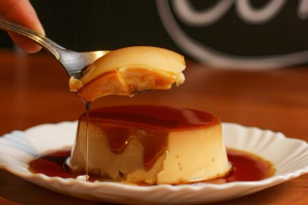 Olvidate del horno: prepará un flan cremoso en diez minutos con apenas tres ingredientes imagen-9